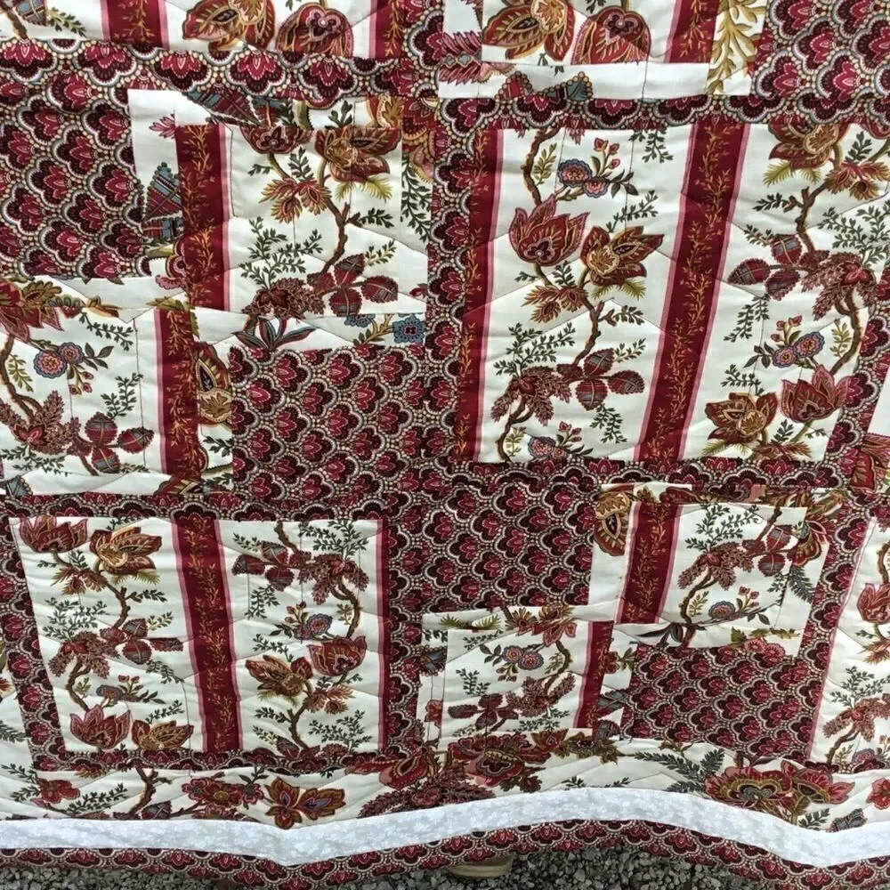 NWT Hand Crafted Elizabethan Tulip Print Quilt